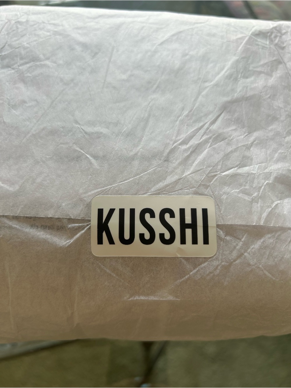 Kusshi Pink Women's Cosmetic Train Case Large NWT in package - Picture 10 of 12